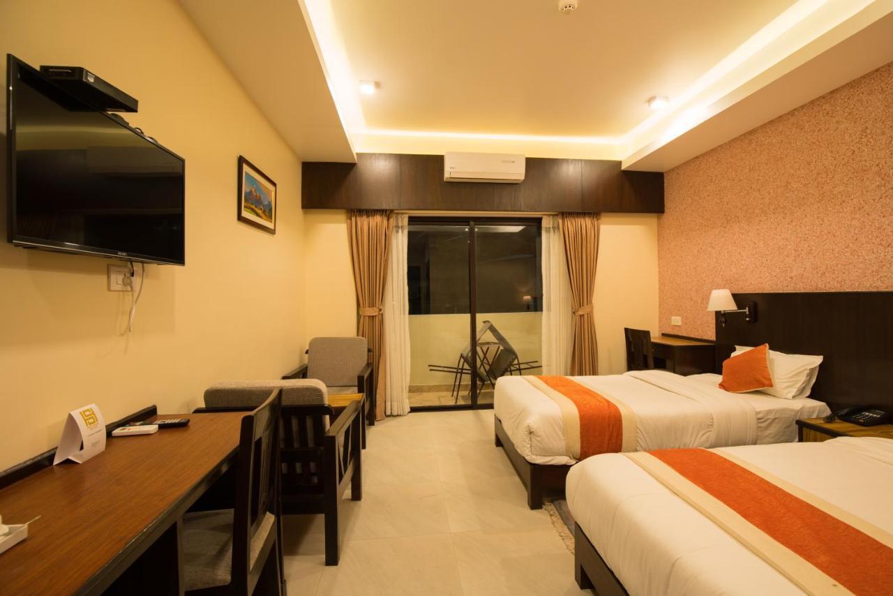 Hotel Shaara Pokhara Exteriör bild